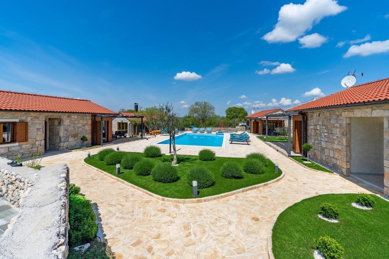 New! Promina Luxury Villa With 72Sqm Heated Pool, Jacuzzi, Infrared Sauna, Tennis Court, Media Room Bogatic Exterior photo