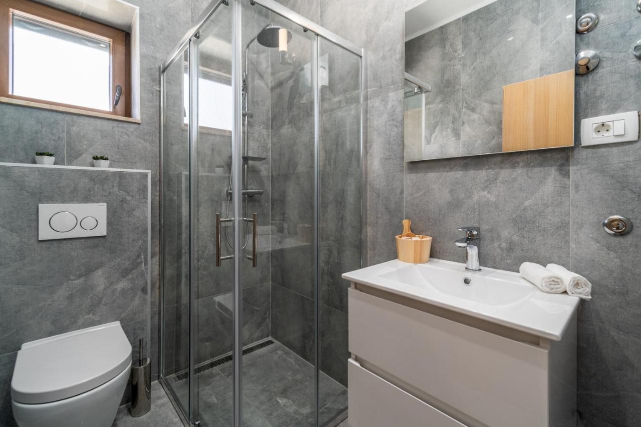New! Promina Luxury Villa With 72Sqm Heated Pool, Jacuzzi, Infrared Sauna, Tennis Court, Media Room Bogatic Exterior photo