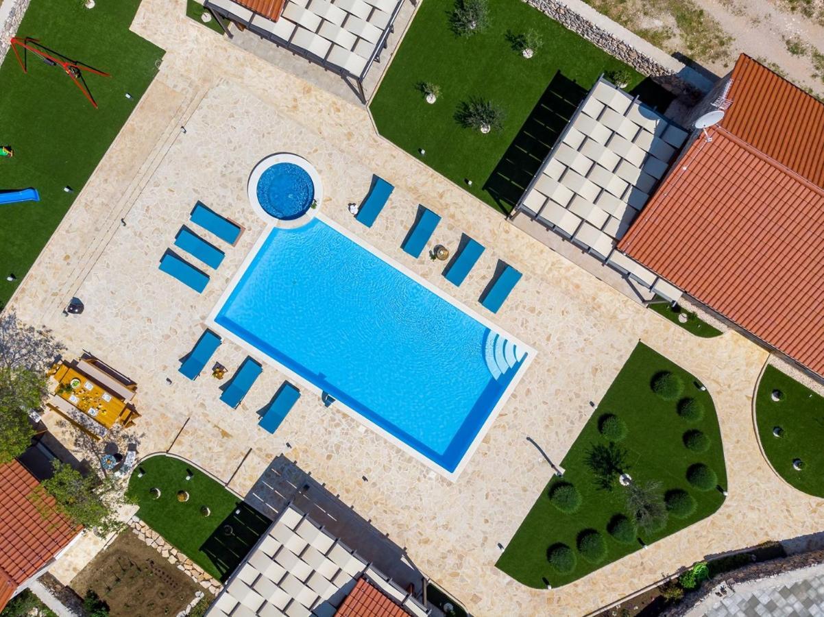 New! Promina Luxury Villa With 72Sqm Heated Pool, Jacuzzi, Infrared Sauna, Tennis Court, Media Room Bogatic Exterior photo